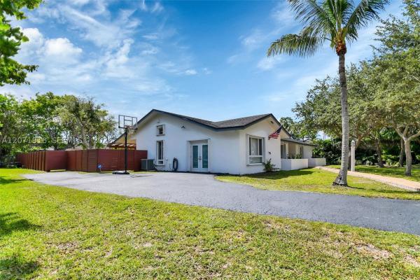 13241 SW 104th Ave, Unincorporated Dade County, Florida 33176, image 1