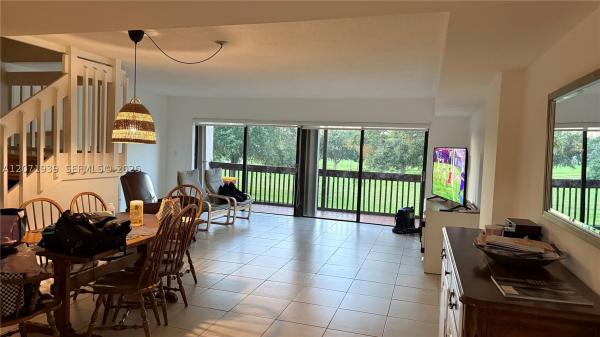 465 W Park Dr #11-3, Unincorporated Dade County, Florida 33172, image 1