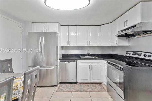 Winston Towers 100, 250 174th St #2211, Sunny Isles Beach, Florida 33160, image 3
