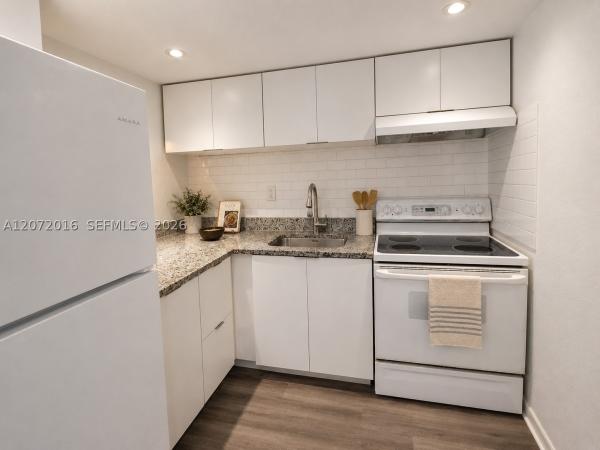 Yolanda Villas, 4550 NW 9th St #512E, Miami, Florida 33126, image 2