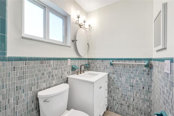 South Corals, 1524 NE 37th St, Oakland Park, Florida 33334, image 2