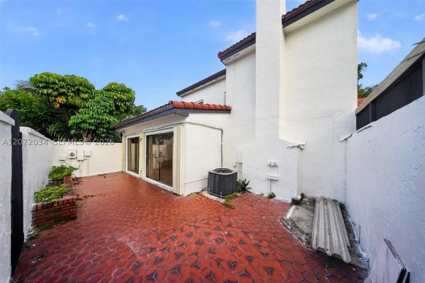 6637 NW 181st Ln, Hialeah, Florida 33015, image 3