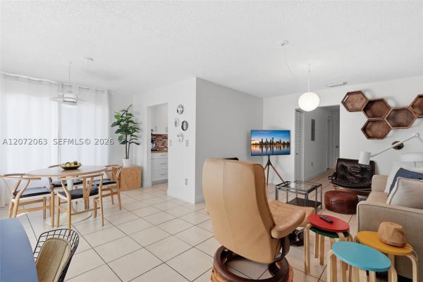 13933 SW 46th Ter #324, Unincorporated Dade County, Florida 33175, image 2