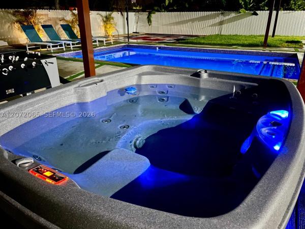 Cutler Ridge, 10245 SW 212th St, Cutler Bay, Florida 33189, image 2