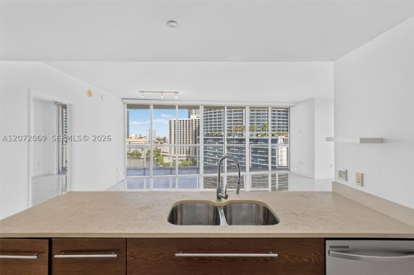 Icon Brickell Tower 1, 465 Brickell Ave #1602, Miami, Florida 33131, image 1