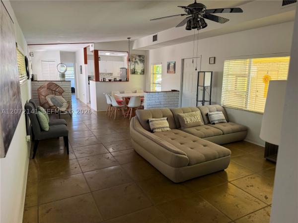 Hollywood Lakes, 935 Polk St, Hollywood, Florida 33019, image 2