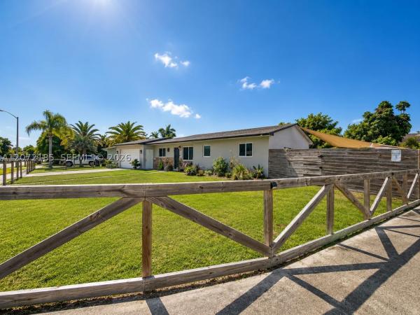 Homriv, 1211 NW 18th St, Homestead, Florida 33030, image 2