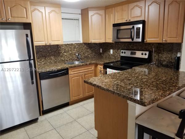 Las Vistas At Doral, 8290 Lake Dr #440, Doral, Florida 33166, image 2