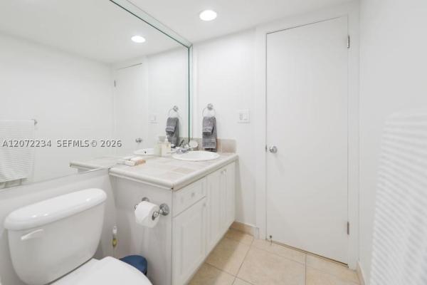 Towers Of Key Biscayne, 1121 Crandon Blvd #D206, Key Biscayne, Florida 33149, image 2
