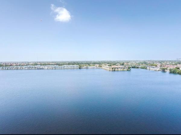 1301 NE Miami Gardens Dr #1404W, Unincorporated Dade County, Florida 33179, image 2