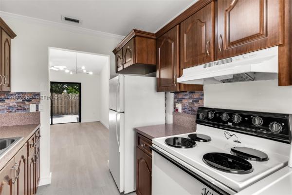 13962 SW 52nd Ln, Unincorporated Dade County, Florida 33175, image 2