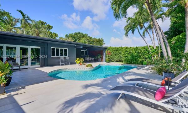 Sky Lake, 2155 NE 191st Dr, North Miami Beach, Florida 33179, image 2