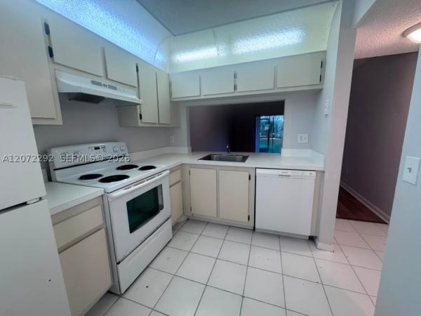 Bella Grand, 10381 NW 8th St #102, Pembroke Pines, Florida 33026, image 3