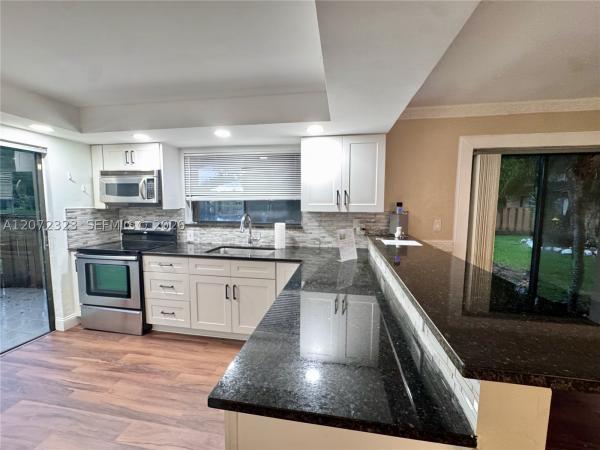 Wimbledon At Jacaranda, 32 Wimbledon Lake Dr #221, Plantation, Florida 33324, image 1