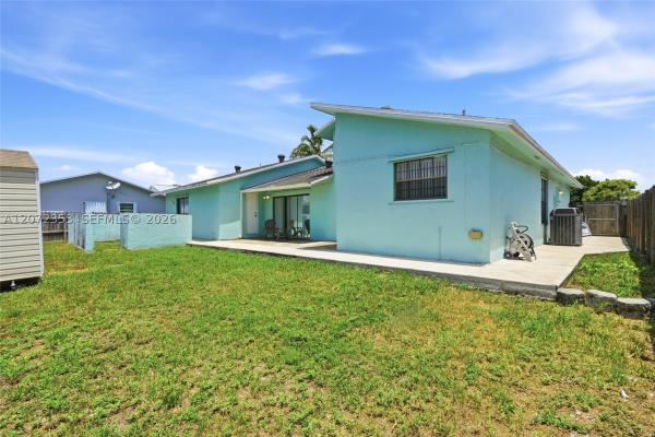 16604 SW 104th Ct, Unincorporated Dade County, Florida 33157, image 1