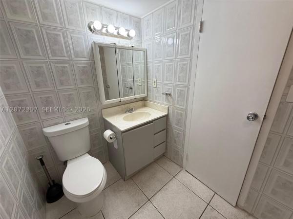 Plaza Of The Americas, 17011 N Bay Rd #1007, Sunny Isles Beach, Florida 33160, image 3