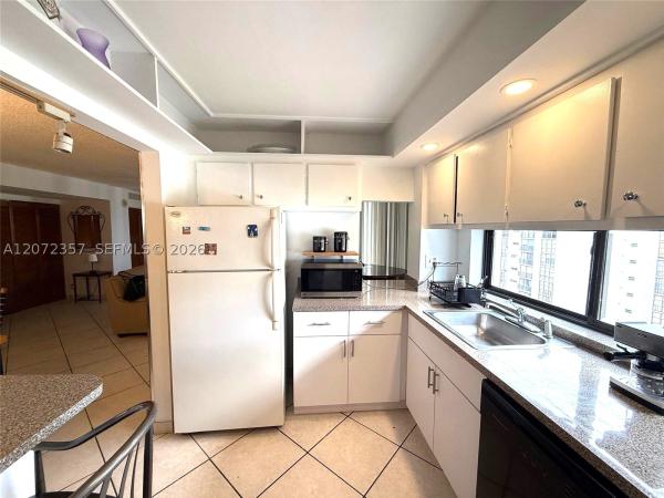 Plaza Of The Americas, 17011 N Bay Rd #1007, Sunny Isles Beach, Florida 33160, image 2
