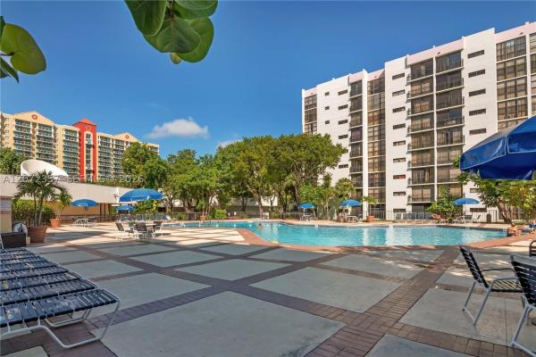 Plaza Of The Americas, 17011 N Bay Rd #1007, Sunny Isles Beach, Florida 33160, image 3