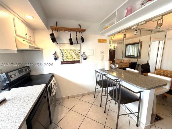 Plaza Of The Americas, 17011 N Bay Rd #1007, Sunny Isles Beach, Florida 33160, image 1