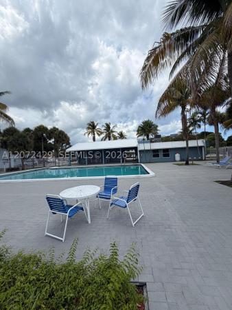 Clear Lake Palms, 411 Executive Center Dr #109, West Palm Beach, Florida 33401, image 2