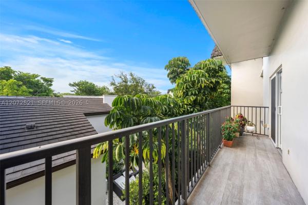 6815 Edgewater Dr #202, Coral Gables, Florida 33133, image 1