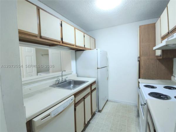 Palm-Aire Gardens, 4241 W Mcnab Rd #27, Pompano Beach, Florida 33069, image 1