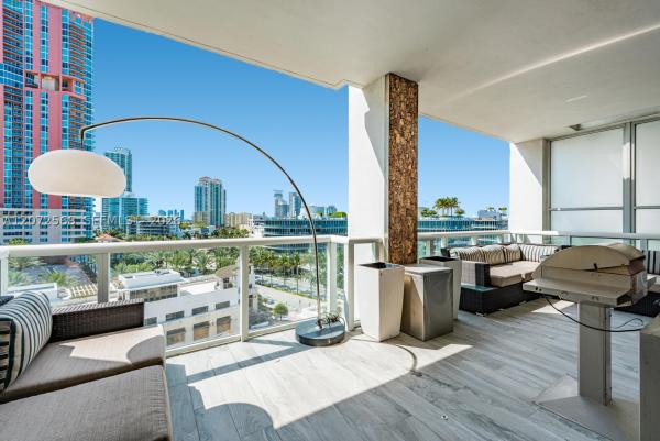 Continuum On South Beach The North Tower, 50 S Pointe Dr #905, Miami Beach, Florida 33139, image 3