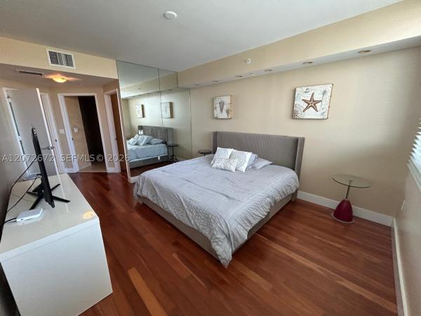 The Parc At Turnberry Isle, 19400 Turnberry Way #922, Aventura, Florida 33180, image 2