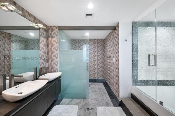 Epic Hotel & Residences, 200 Biscayne Boulevard Way #3311, Miami, Florida 33131, image 2