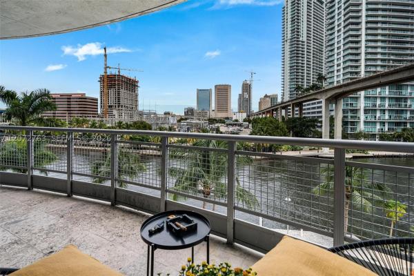 Neo Vertika, 690 SW 1st Ct #501, Miami, Florida 33130, image 2