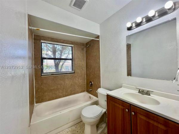 Entin Estates, 2460 NW 179th St, Miami Gardens, Florida 33056, image 2