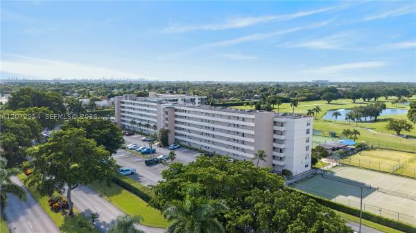 Hollybrook Golf & Tennis Club, 8900 Washington Blvd #409, Pembroke Pines, Florida 33025, image 2