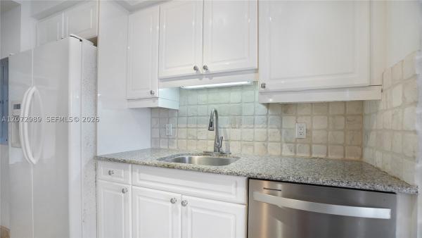 Green Diamond, 4775 Collins Ave #502, Miami Beach, Florida 33140, image 3