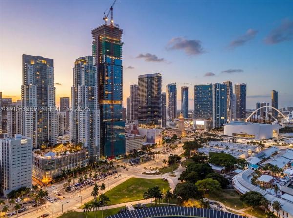 Vizcayne South, 253 NE 2nd St #424, Miami, Florida 33132, image 3