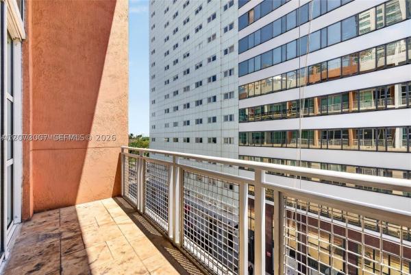 Vizcayne South, 253 NE 2nd St #424, Miami, Florida 33132, image 3