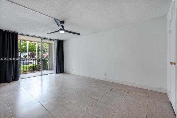 De Soto Park South, 2000 Atlantic Shores Blvd #107, Hallandale Beach, Florida 33009, image 2