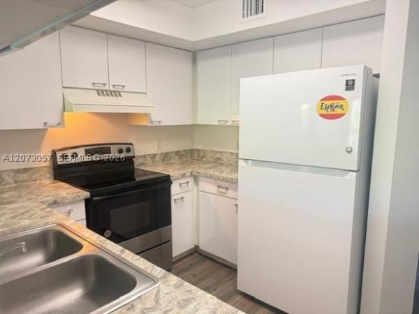 Pinehurst Club, 420 S Park Rd #2-309, Hollywood, Florida 33021, image 1
