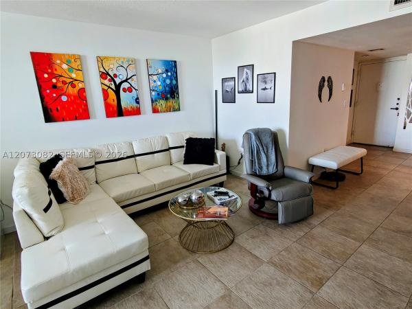 Brickell Bay Club, 2333 Brickell Ave #2814, Miami, Florida 33129, image 1