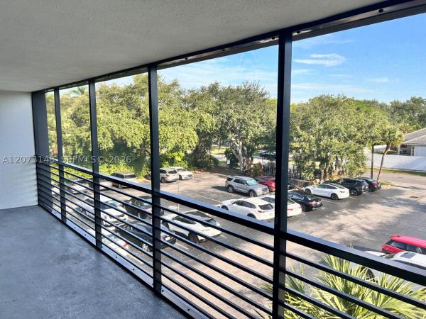 Emerald Hills, 4060 N Hills Dr #39, Hollywood, Florida 33021, image 3