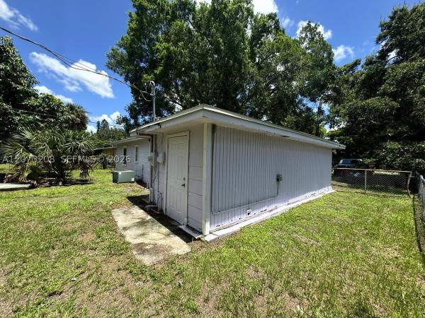 346 Muskegon Ave, Fort Myers, Florida 33905, image 2