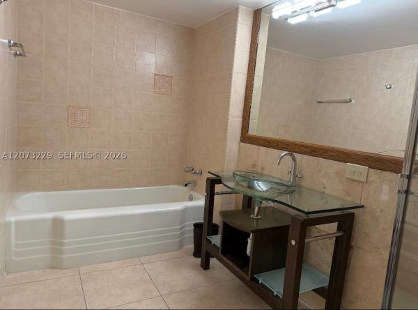 800 NE 195th St #211, Unincorporated Dade County, Florida 33179, image 1