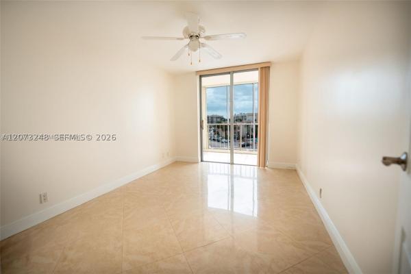 De Soto Park South, 2000 Atlantic Shores Blvd #420, Hallandale Beach, Florida 33009, image 2
