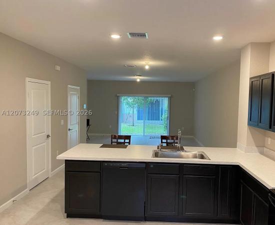 2810 NW 181st St, Miami Gardens, Florida 33056, image 1