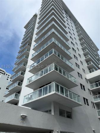 The Royal Club, 2457 Collins Ave #1405, Miami Beach, Florida 33140, image 1
