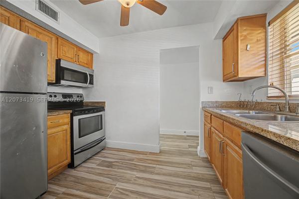 8475 SW 94th St #224E, Unincorporated Dade County, Florida 33156, image 2