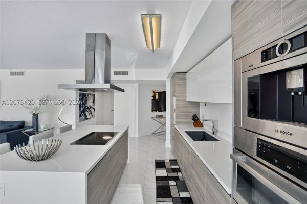 Parque Towers, 300 Sunny Isles Blvd #4-1007, Sunny Isles Beach, Florida 33160, image 2