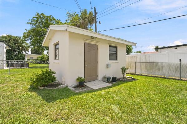 3240 SW 84th Ave, Unincorporated Dade County, Florida 33155, image 1
