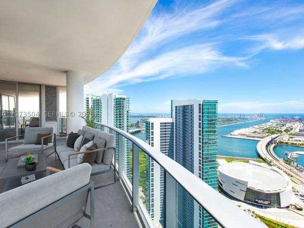 Paramount Miami Worldcenter, 851 NE 1st Ave #5011, Miami, Florida 33132, image 1