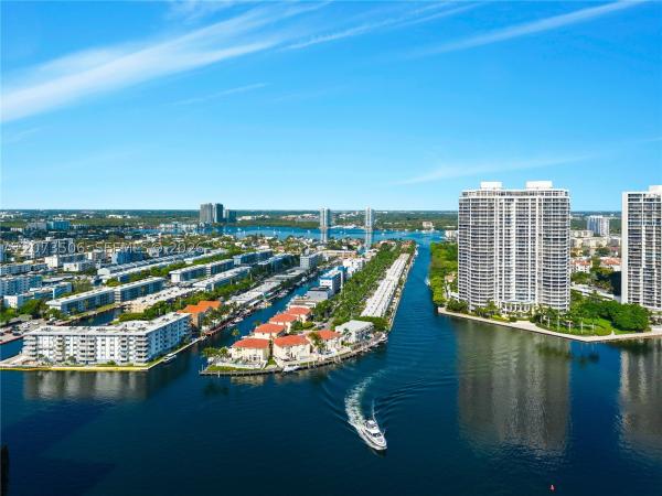 Bayview Point, 3770 NE 171st St #504, North Miami Beach, Florida 33160, image 3