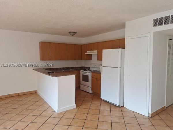 North Miami, Florida 33161, image 1